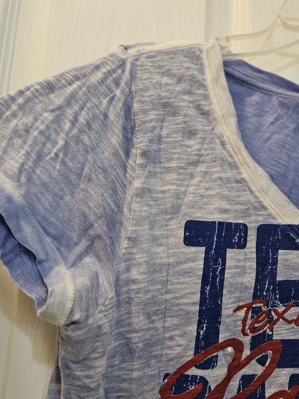 Texas Rangers V-Neck Distressed Marble T-Shirt – Size Large - Picture 4 of 9